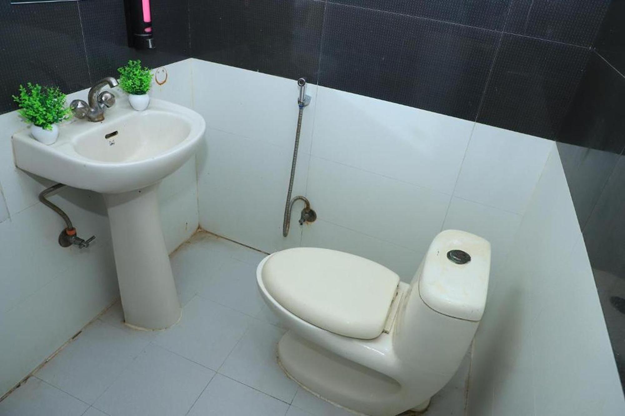 Hotel Global Inn By Quality Inn Nowe Delhi Zewnętrze zdjęcie